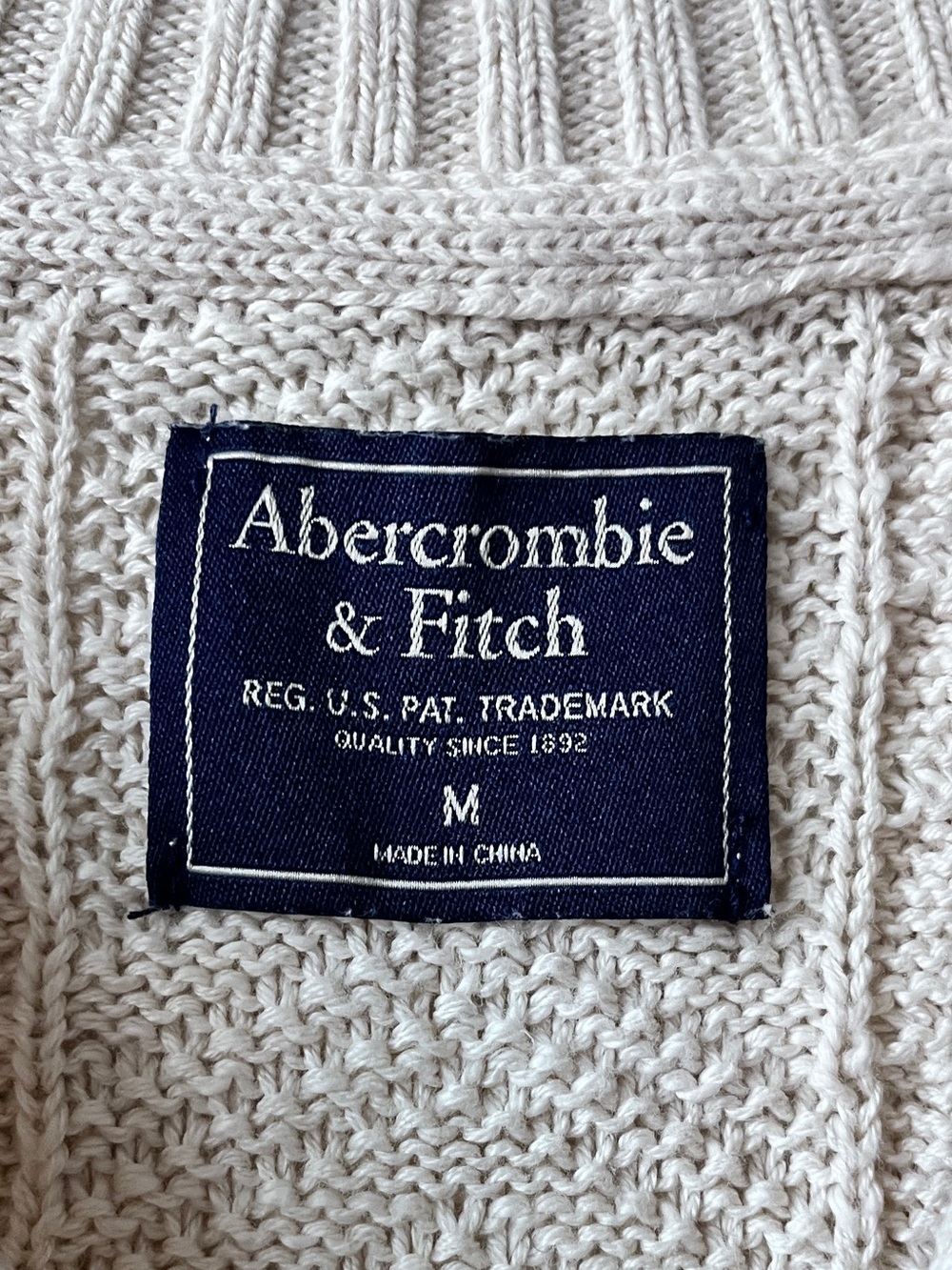 Abercrombie & Fitch Men's 100% Cotton Cream Cable Knit Crew Neck Sweater Size M - Picture 12 of 12